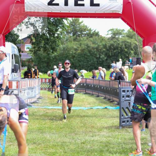 21.06.2026 - 29. Vierlanden-Triathlon Andreas Tolksdorf http://msf.ph/oto/9920995 21.06.2026 13:23:05 Ziel 39, 630, 675, 729 meine-sportfotos.de