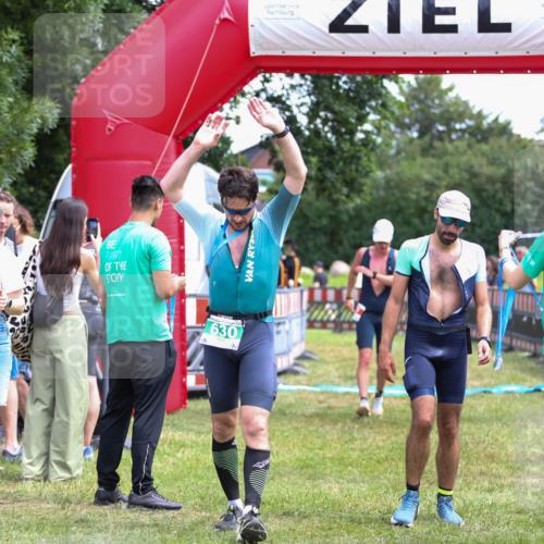 21.06.2026 - 29. Vierlanden-Triathlon Andreas Tolksdorf http://msf.ph/oto/9921012 21.06.2026 13:23:14 Ziel 39 meine-sportfotos.de