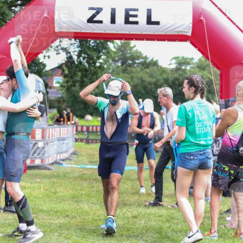 21.06.2026 - 29. Vierlanden-Triathlon Andreas Tolksdorf http://msf.ph/oto/9921016 21.06.2026 13:23:16 Ziel 39, 109 meine-sportfotos.de