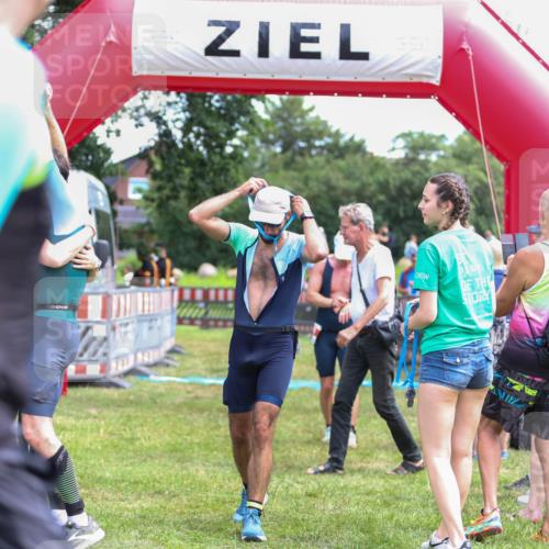 21.06.2026 - 29. Vierlanden-Triathlon Andreas Tolksdorf http://msf.ph/oto/9921019 21.06.2026 13:23:16 Ziel 39, 109 meine-sportfotos.de
