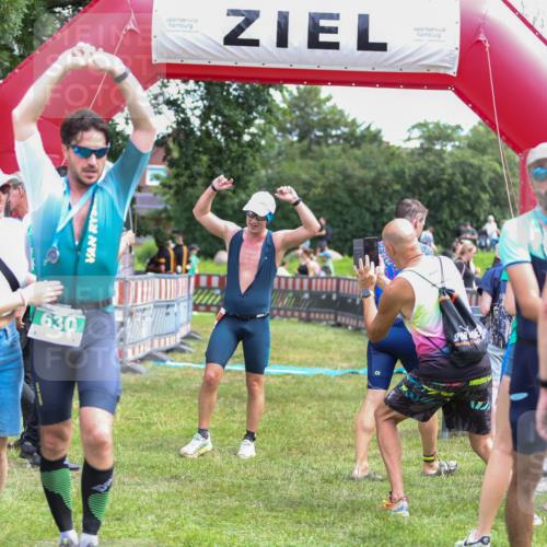 21.06.2026 - 29. Vierlanden-Triathlon Andreas Tolksdorf http://msf.ph/oto/9921021 21.06.2026 13:23:19 Ziel 109 meine-sportfotos.de