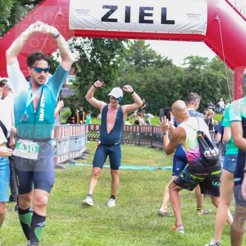 21.06.2026 - 29. Vierlanden-Triathlon Andreas Tolksdorf http://msf.ph/oto/9921022 21.06.2026 13:23:19 Ziel 109 meine-sportfotos.de