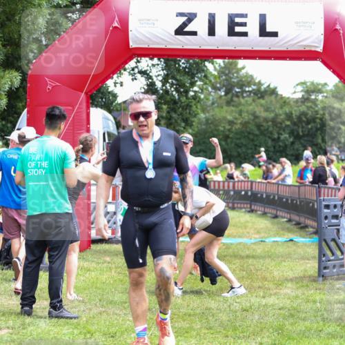 21.06.2026 - 29. Vierlanden-Triathlon Andreas Tolksdorf http://msf.ph/oto/9921032 21.06.2026 13:23:43 Ziel 896 meine-sportfotos.de