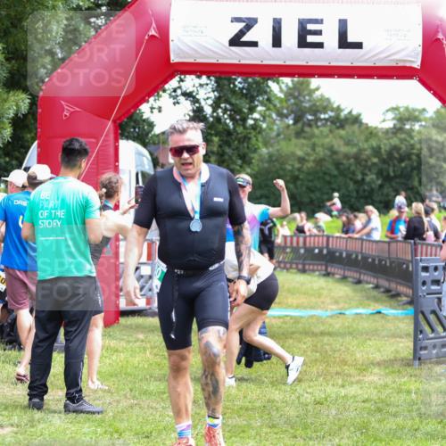 21.06.2026 - 29. Vierlanden-Triathlon Andreas Tolksdorf http://msf.ph/oto/9921033 21.06.2026 13:23:43 Ziel 896 meine-sportfotos.de