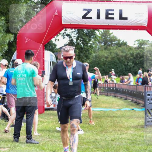 21.06.2026 - 29. Vierlanden-Triathlon Andreas Tolksdorf http://msf.ph/oto/9921035 21.06.2026 13:23:44 Ziel 896 meine-sportfotos.de