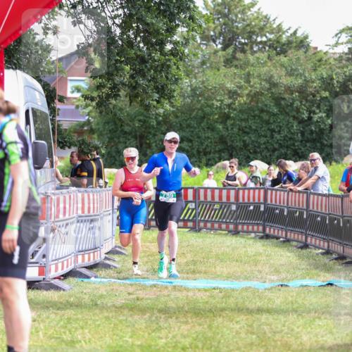 21.06.2026 - 29. Vierlanden-Triathlon Andreas Tolksdorf http://msf.ph/oto/9921037 21.06.2026 13:24:05 Ziel 633, 759, 1000 meine-sportfotos.de