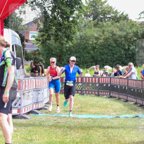 21.06.2026 - 29. Vierlanden-Triathlon Andreas Tolksdorf http://msf.ph/oto/9921039 21.06.2026 13:24:05 Ziel 633, 759, 1000 meine-sportfotos.de