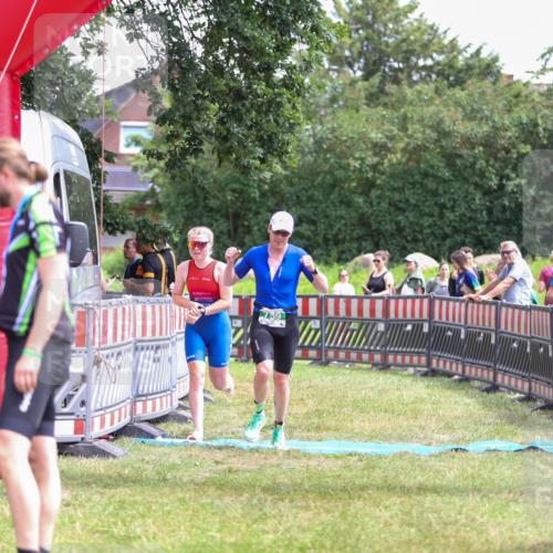 21.06.2026 - 29. Vierlanden-Triathlon Andreas Tolksdorf http://msf.ph/oto/9921041 21.06.2026 13:24:05 Ziel 633, 759, 1000 meine-sportfotos.de