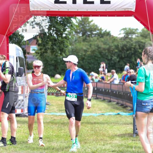 21.06.2026 - 29. Vierlanden-Triathlon Andreas Tolksdorf http://msf.ph/oto/9921056 21.06.2026 13:24:08 Ziel 633, 759, 777, 983, 1000 meine-sportfotos.de