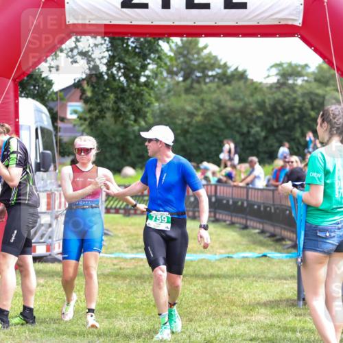 21.06.2026 - 29. Vierlanden-Triathlon Andreas Tolksdorf http://msf.ph/oto/9921057 21.06.2026 13:24:08 Ziel 633, 759, 777, 983, 1000 meine-sportfotos.de