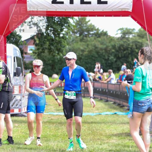 21.06.2026 - 29. Vierlanden-Triathlon Andreas Tolksdorf http://msf.ph/oto/9921060 21.06.2026 13:24:09 Ziel 633, 759, 777, 983, 1000 meine-sportfotos.de
