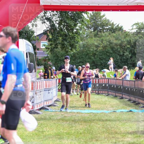 21.06.2026 - 29. Vierlanden-Triathlon Andreas Tolksdorf http://msf.ph/oto/9921066 21.06.2026 13:24:15 Ziel 288, 633, 680, 777, 983, 985 meine-sportfotos.de