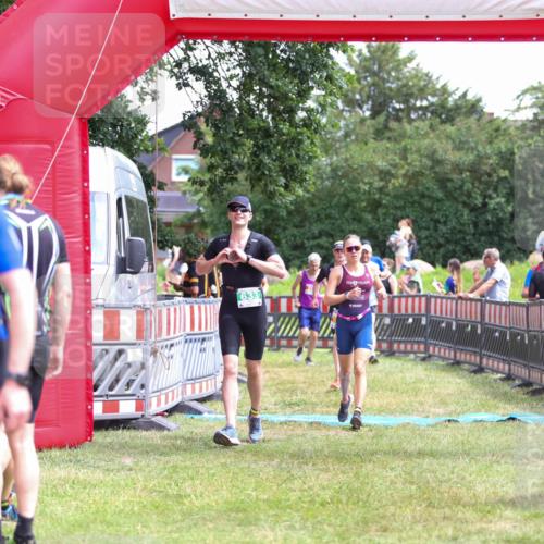 21.06.2026 - 29. Vierlanden-Triathlon Andreas Tolksdorf http://msf.ph/oto/9921069 21.06.2026 13:24:16 Ziel 288, 633, 680, 777, 983, 985 meine-sportfotos.de