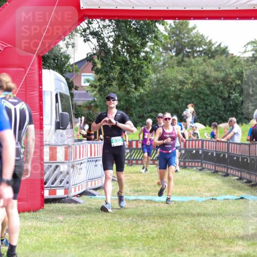 21.06.2026 - 29. Vierlanden-Triathlon Andreas Tolksdorf http://msf.ph/oto/9921070 21.06.2026 13:24:16 Ziel 288, 633, 680, 777, 983, 985 meine-sportfotos.de
