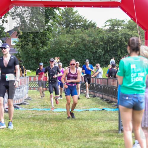 21.06.2026 - 29. Vierlanden-Triathlon Andreas Tolksdorf http://msf.ph/oto/9921083 21.06.2026 13:24:18 Ziel 288, 633, 680, 777, 983, 985 meine-sportfotos.de