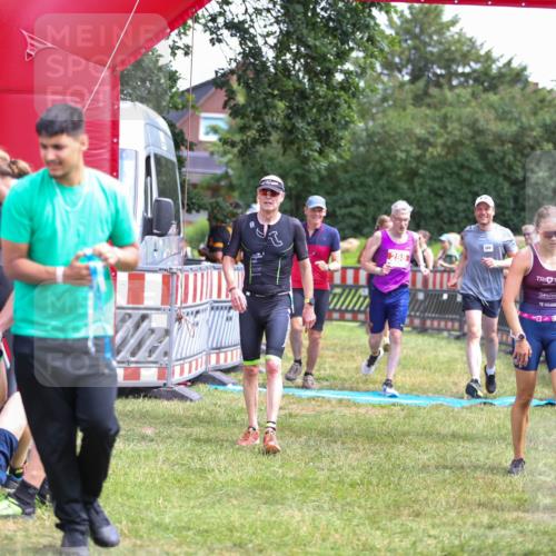 21.06.2026 - 29. Vierlanden-Triathlon Andreas Tolksdorf http://msf.ph/oto/9921088 21.06.2026 13:24:20 Ziel 288, 633, 680, 777, 983, 985 meine-sportfotos.de