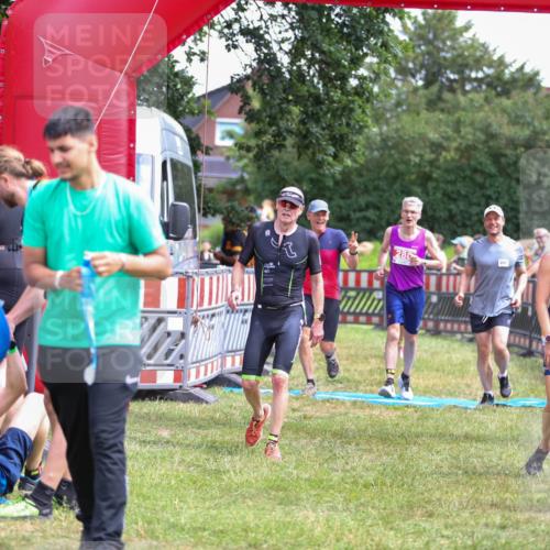 21.06.2026 - 29. Vierlanden-Triathlon Andreas Tolksdorf http://msf.ph/oto/9921093 21.06.2026 13:24:20 Ziel 288, 633, 680, 777, 983, 985 meine-sportfotos.de
