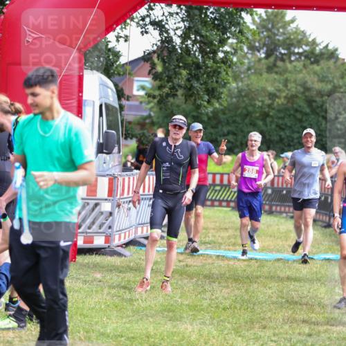 21.06.2026 - 29. Vierlanden-Triathlon Andreas Tolksdorf http://msf.ph/oto/9921097 21.06.2026 13:24:21 Ziel 288, 628, 633, 680, 777, 983, 985 meine-sportfotos.de