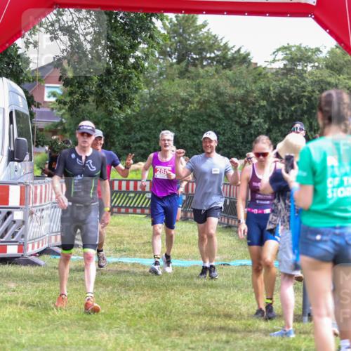 21.06.2026 - 29. Vierlanden-Triathlon Andreas Tolksdorf http://msf.ph/oto/9921100 21.06.2026 13:24:21 Ziel 288, 628, 633, 680, 777, 983, 985 meine-sportfotos.de