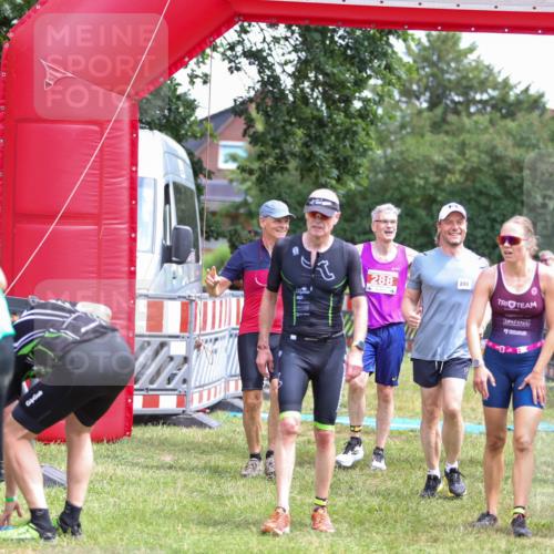 21.06.2026 - 29. Vierlanden-Triathlon Andreas Tolksdorf http://msf.ph/oto/9921112 21.06.2026 13:24:23 Ziel 288, 628, 643, 652, 680, 777, 985 meine-sportfotos.de
