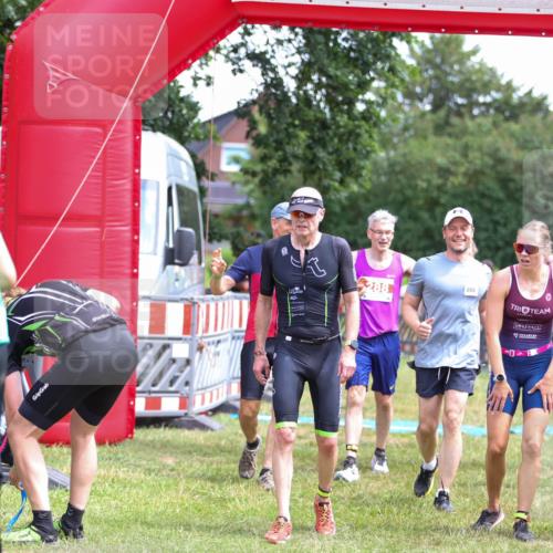 21.06.2026 - 29. Vierlanden-Triathlon Andreas Tolksdorf http://msf.ph/oto/9921116 21.06.2026 13:24:23 Ziel 288, 628, 643, 652, 680, 777, 985 meine-sportfotos.de