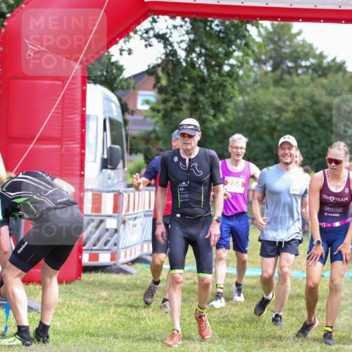 21.06.2026 - 29. Vierlanden-Triathlon Andreas Tolksdorf http://msf.ph/oto/9921117 21.06.2026 13:24:23 Ziel 288, 628, 643, 652, 680, 777, 985 meine-sportfotos.de