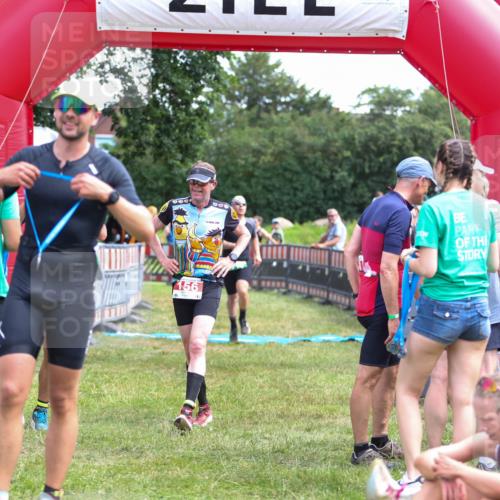 21.06.2026 - 29. Vierlanden-Triathlon Andreas Tolksdorf http://msf.ph/oto/9921139 21.06.2026 13:24:58 Ziel 717 meine-sportfotos.de