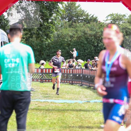 21.06.2026 - 29. Vierlanden-Triathlon Andreas Tolksdorf http://msf.ph/oto/9921156 21.06.2026 13:25:44 Ziel 44 meine-sportfotos.de
