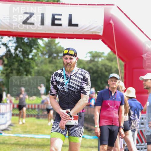 21.06.2026 - 29. Vierlanden-Triathlon Andreas Tolksdorf http://msf.ph/oto/9921170 21.06.2026 13:26:00 Ziel 287, 656 meine-sportfotos.de
