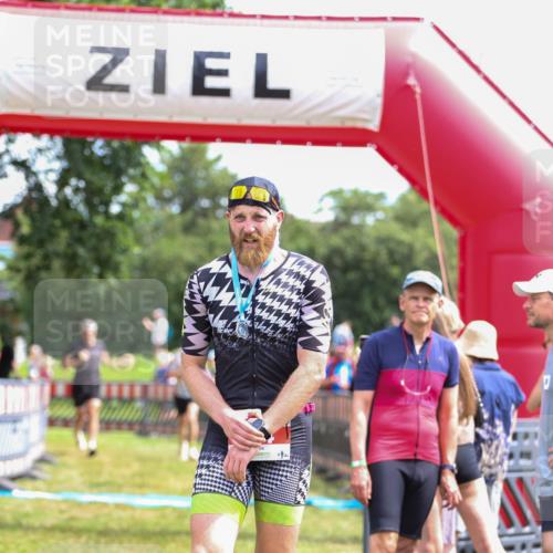 21.06.2026 - 29. Vierlanden-Triathlon Andreas Tolksdorf http://msf.ph/oto/9921171 21.06.2026 13:26:00 Ziel 287, 656 meine-sportfotos.de