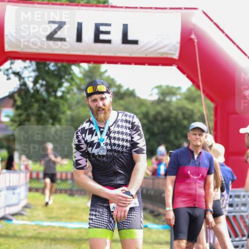 21.06.2026 - 29. Vierlanden-Triathlon Andreas Tolksdorf http://msf.ph/oto/9921177 21.06.2026 13:26:00 Ziel 287, 656 meine-sportfotos.de