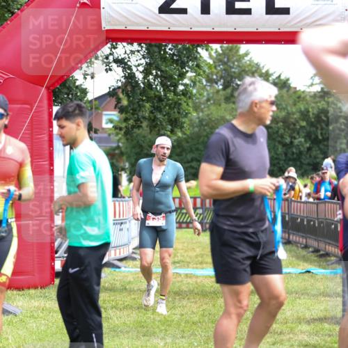 21.06.2026 - 29. Vierlanden-Triathlon Andreas Tolksdorf http://msf.ph/oto/9921192 21.06.2026 13:26:21 Ziel 135 meine-sportfotos.de