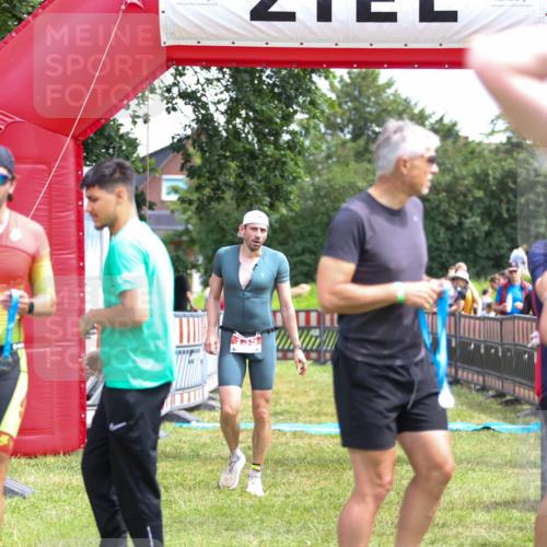 21.06.2026 - 29. Vierlanden-Triathlon Andreas Tolksdorf http://msf.ph/oto/9921193 21.06.2026 13:26:21 Ziel 135 meine-sportfotos.de