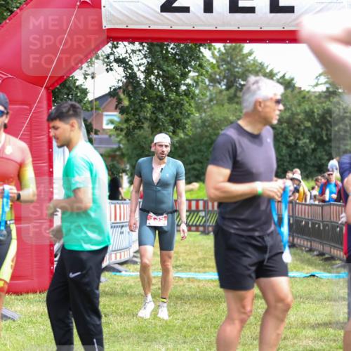 21.06.2026 - 29. Vierlanden-Triathlon Andreas Tolksdorf http://msf.ph/oto/9921194 21.06.2026 13:26:21 Ziel 135 meine-sportfotos.de