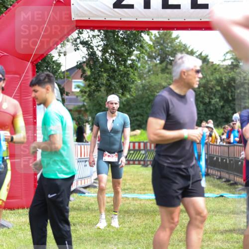 21.06.2026 - 29. Vierlanden-Triathlon Andreas Tolksdorf http://msf.ph/oto/9921195 21.06.2026 13:26:21 Ziel 135 meine-sportfotos.de