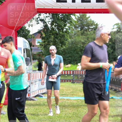 21.06.2026 - 29. Vierlanden-Triathlon Andreas Tolksdorf http://msf.ph/oto/9921200 21.06.2026 13:26:22 Ziel 135 meine-sportfotos.de