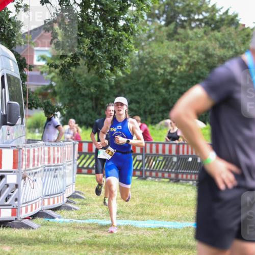 21.06.2026 - 29. Vierlanden-Triathlon Andreas Tolksdorf http://msf.ph/oto/9921207 21.06.2026 13:26:37 Ziel 817, 1013 meine-sportfotos.de