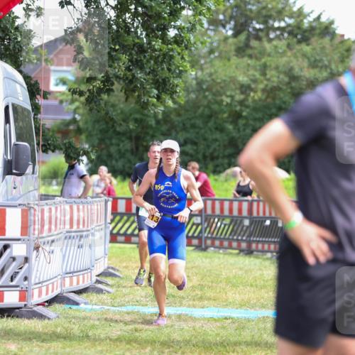 21.06.2026 - 29. Vierlanden-Triathlon Andreas Tolksdorf http://msf.ph/oto/9921209 21.06.2026 13:26:37 Ziel 817, 1013 meine-sportfotos.de