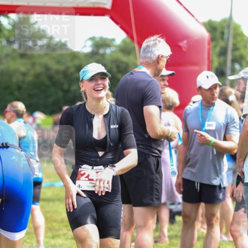 21.06.2026 - 29. Vierlanden-Triathlon Andreas Tolksdorf http://msf.ph/oto/9921217 21.06.2026 13:27:05 Ziel 242 meine-sportfotos.de
