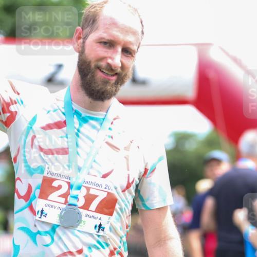 21.06.2026 - 29. Vierlanden-Triathlon Andreas Tolksdorf http://msf.ph/oto/9921222 21.06.2026 13:27:35 Ziel 727, 995, 1015 meine-sportfotos.de