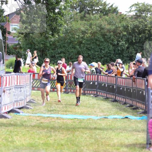 21.06.2026 - 29. Vierlanden-Triathlon Andreas Tolksdorf http://msf.ph/oto/9921232 21.06.2026 13:27:41 Ziel 727, 990, 995, 1015 meine-sportfotos.de