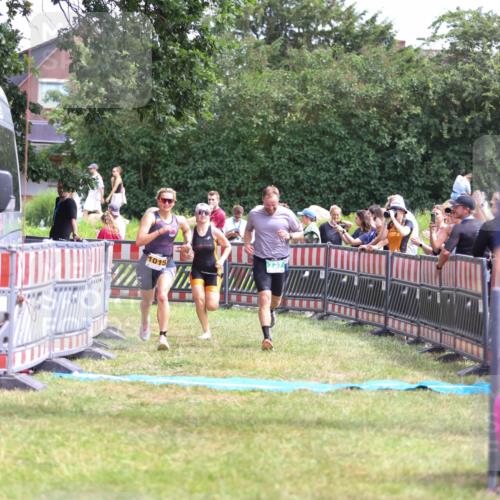 21.06.2026 - 29. Vierlanden-Triathlon Andreas Tolksdorf http://msf.ph/oto/9921233 21.06.2026 13:27:41 Ziel 727, 990, 995, 1015 meine-sportfotos.de