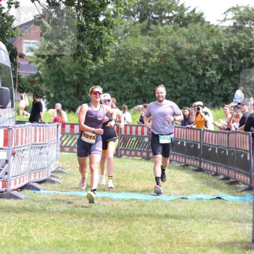 21.06.2026 - 29. Vierlanden-Triathlon Andreas Tolksdorf http://msf.ph/oto/9921235 21.06.2026 13:27:43 Ziel 727, 990, 995, 1015 meine-sportfotos.de