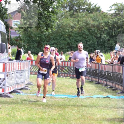 21.06.2026 - 29. Vierlanden-Triathlon Andreas Tolksdorf http://msf.ph/oto/9921238 21.06.2026 13:27:43 Ziel 727, 990, 995, 1015 meine-sportfotos.de