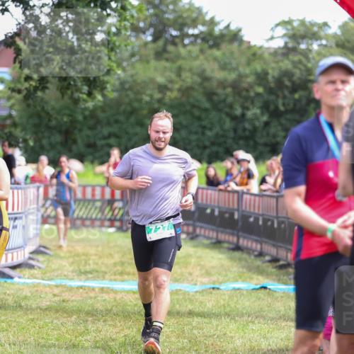 21.06.2026 - 29. Vierlanden-Triathlon Andreas Tolksdorf http://msf.ph/oto/9921245 21.06.2026 13:27:45 Ziel 727, 990, 995, 1015 meine-sportfotos.de