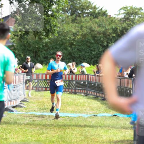 21.06.2026 - 29. Vierlanden-Triathlon Andreas Tolksdorf http://msf.ph/oto/9921252 21.06.2026 13:28:01 Ziel 43, 724 meine-sportfotos.de