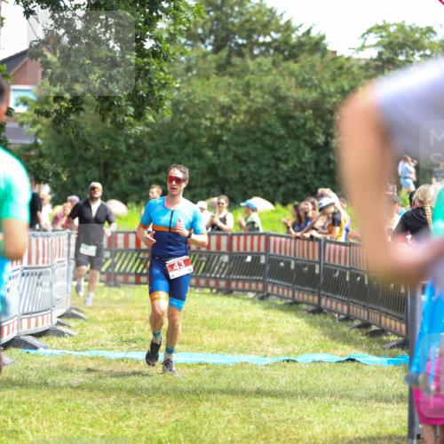 21.06.2026 - 29. Vierlanden-Triathlon Andreas Tolksdorf http://msf.ph/oto/9921255 21.06.2026 13:28:01 Ziel 43, 724 meine-sportfotos.de