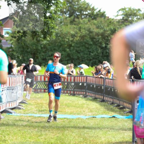 21.06.2026 - 29. Vierlanden-Triathlon Andreas Tolksdorf http://msf.ph/oto/9921256 21.06.2026 13:28:01 Ziel 43, 724 meine-sportfotos.de