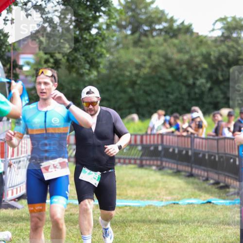 21.06.2026 - 29. Vierlanden-Triathlon Andreas Tolksdorf http://msf.ph/oto/9921260 21.06.2026 13:28:07 Ziel 724, 1020 meine-sportfotos.de