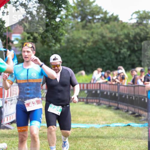 21.06.2026 - 29. Vierlanden-Triathlon Andreas Tolksdorf http://msf.ph/oto/9921261 21.06.2026 13:28:07 Ziel 724, 1020 meine-sportfotos.de